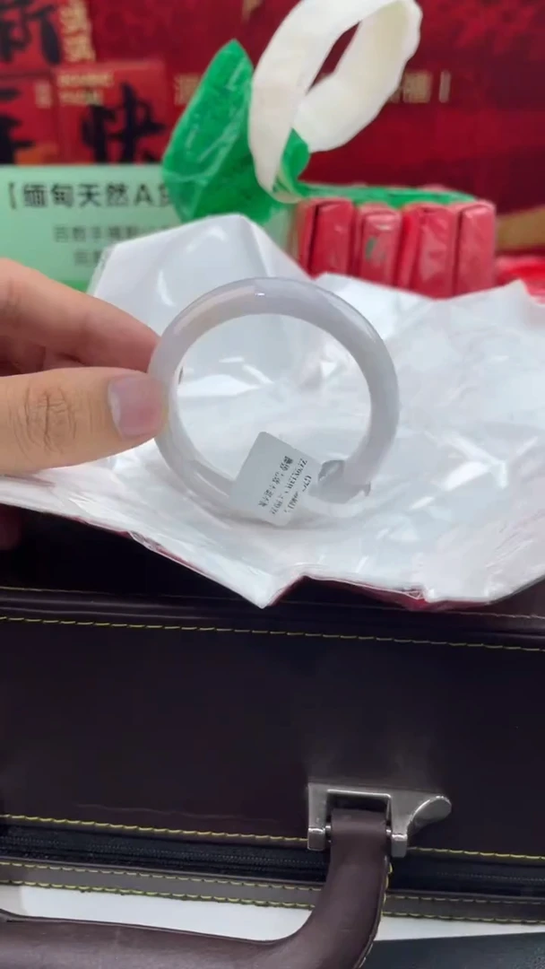 【闪购商品】翡翠手镯未镶嵌32翡翠手镯（微瑕）