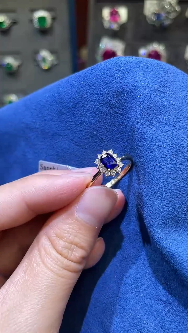 【闪购商品】蓝宝石戒指18K金镶嵌/0.73ct