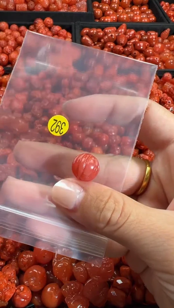 颈饰未镶嵌南红玛瑙1