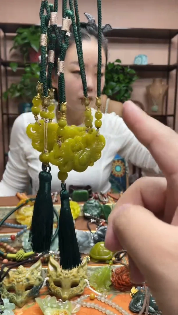 未镶嵌岫玉吊坠多样性发货发其中之一