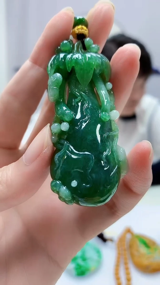 定制翡翠未镶嵌5060zm-毛货挂件瓜183