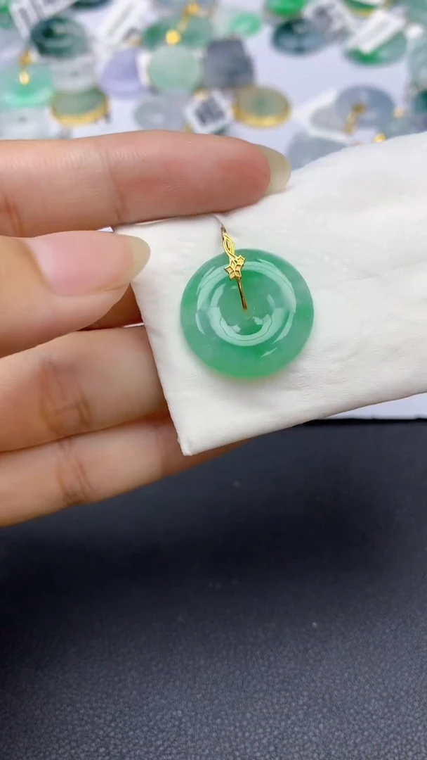 颈饰18K金镶嵌翡翠天然缅甸a货翡翠百元以上9元证书费自理