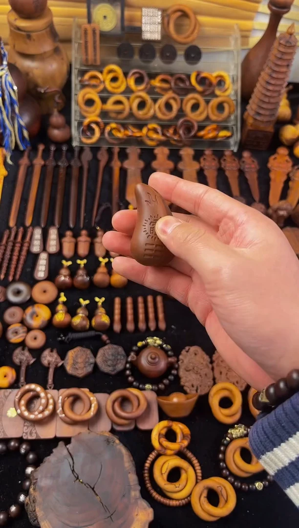 【闪购商品】木枣木日月君讳小挂杯