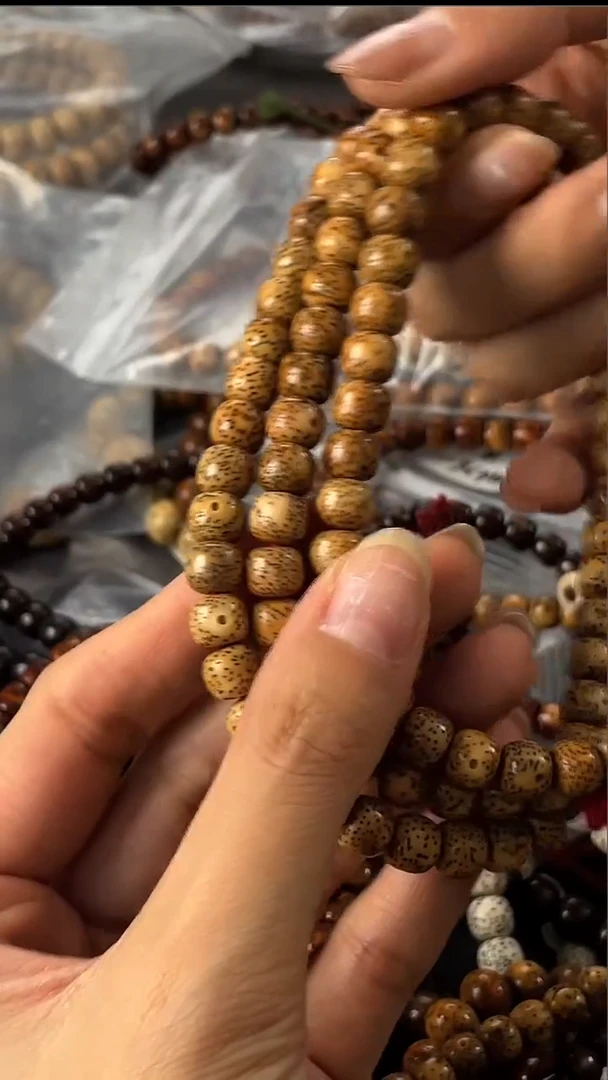吊坠星月菩提精工级浅珀花皮桶珠8*7长串（B）