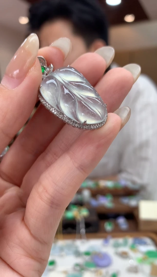 翡翠18K金镶嵌吊坠(不含链)叶子
