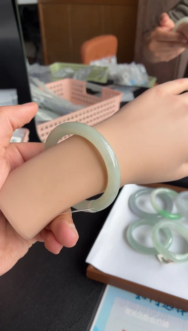 未镶嵌手镯翡翠85号53*8.7*8.7圆条