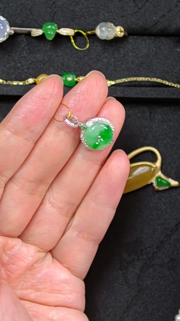 吊坠(不含链)18K金镶嵌翡翠天然缅甸翡翠吊坠