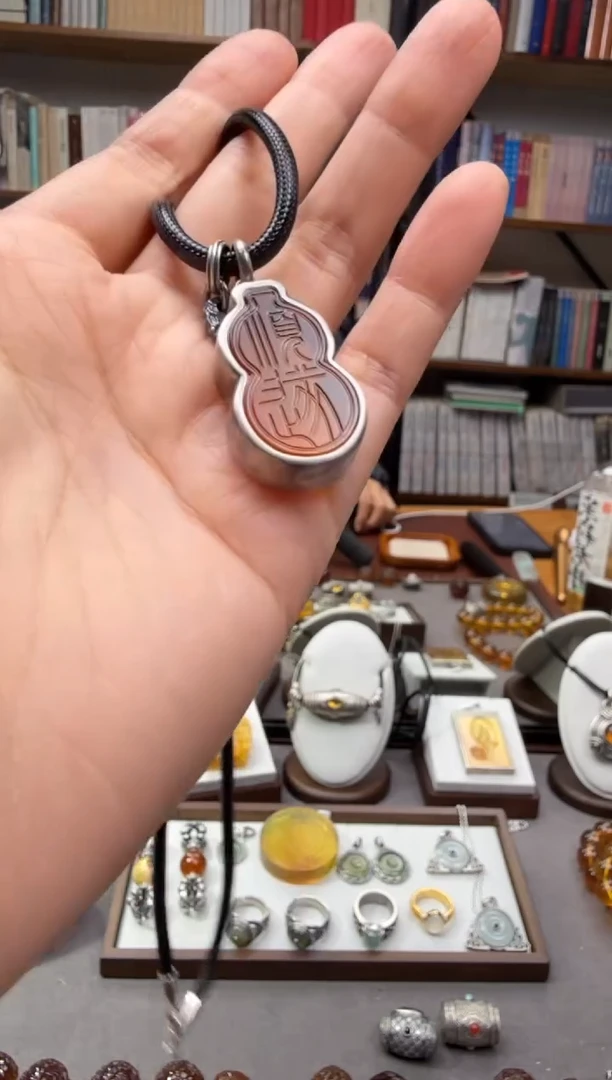 琥珀颈饰未镶嵌顺遂吊坠