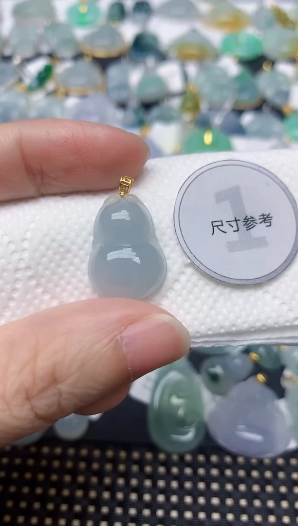 颈饰18K金镶嵌翡翠天然缅甸A货翡翠