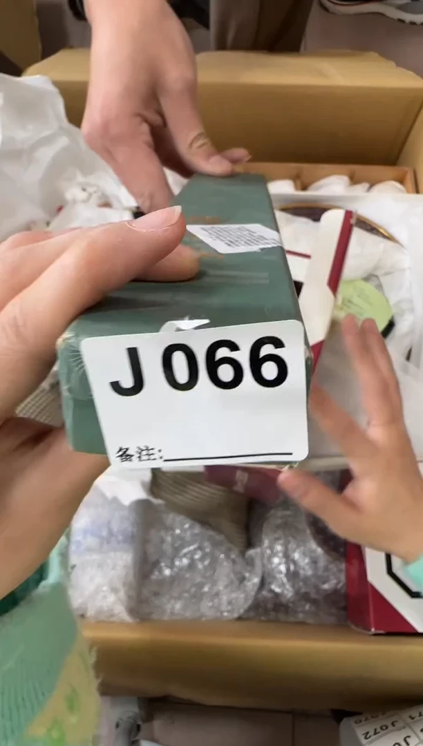 端****九066...中古產品謹慎參拍