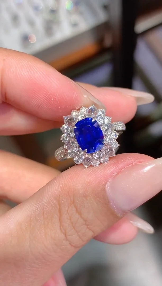 蓝宝石戒指18K金镶嵌2.13CT
