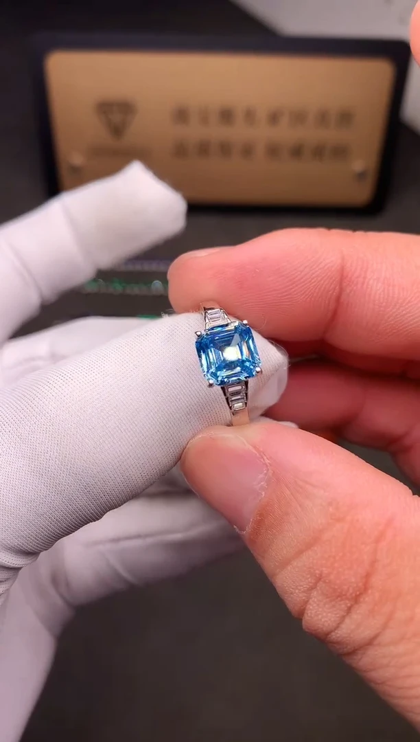 银S925镶嵌戒圈海蓝宝石······