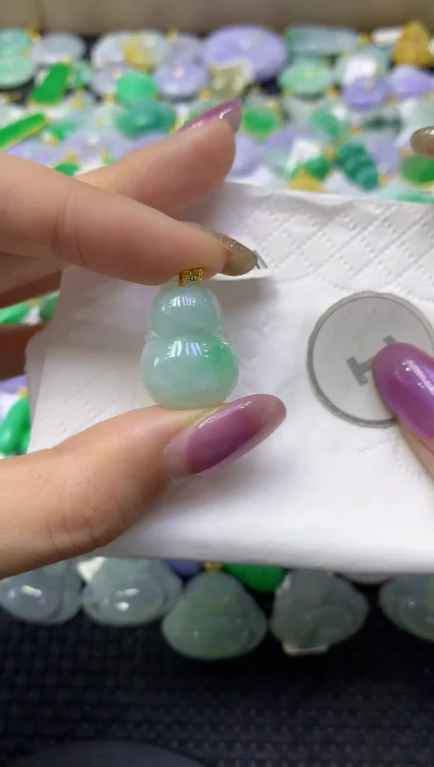 颈饰18K金镶嵌翡翠天然缅甸翡翠A货