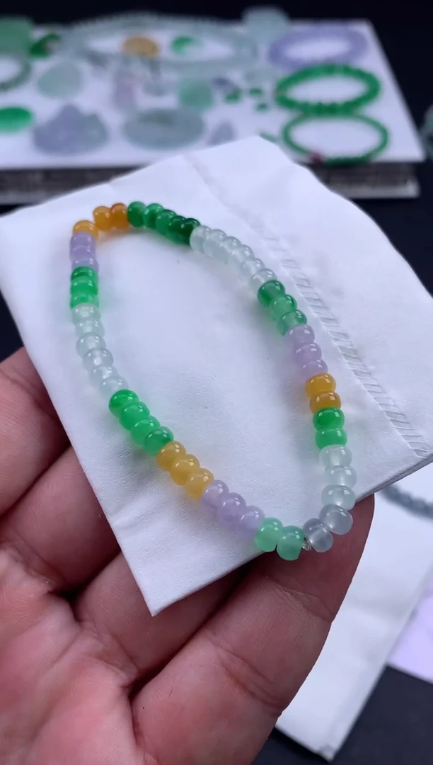 未镶嵌定制翡翠西**主翡翠