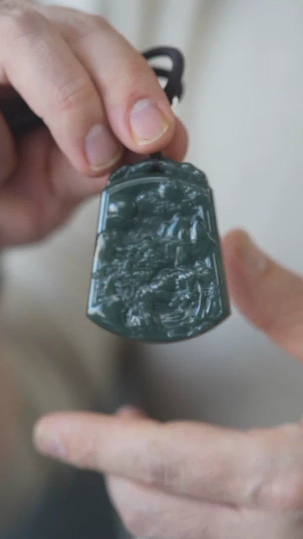 颈饰未镶嵌和田玉山水牌