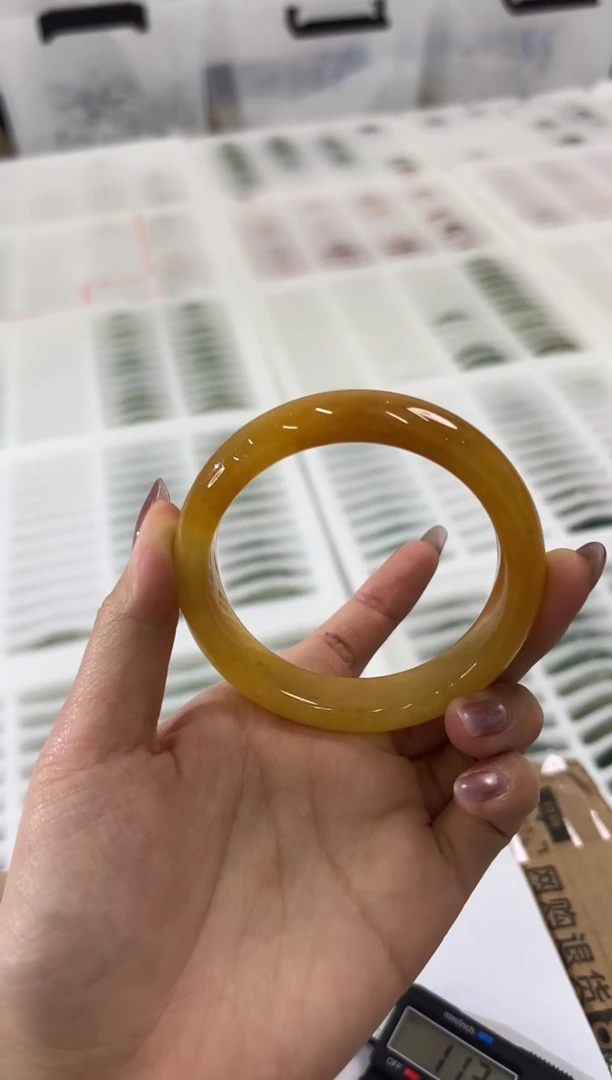 未镶嵌手镯石英质玉129-60HU