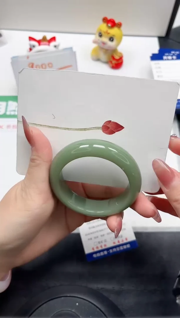 【闪购商品】石英质玉手镯未镶嵌83-52