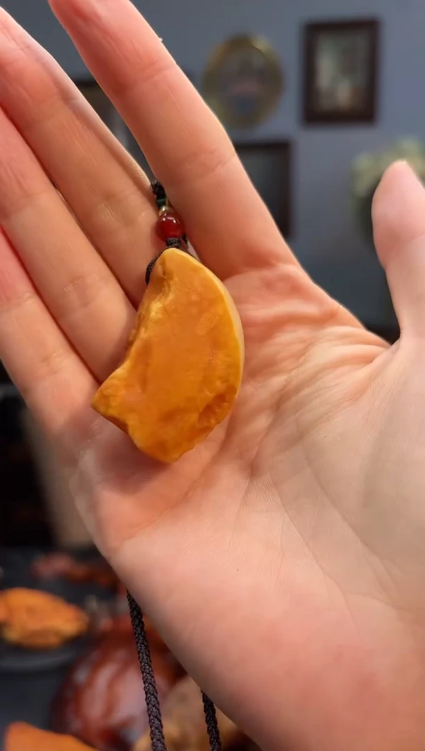 琥珀颈饰未镶嵌吊坠