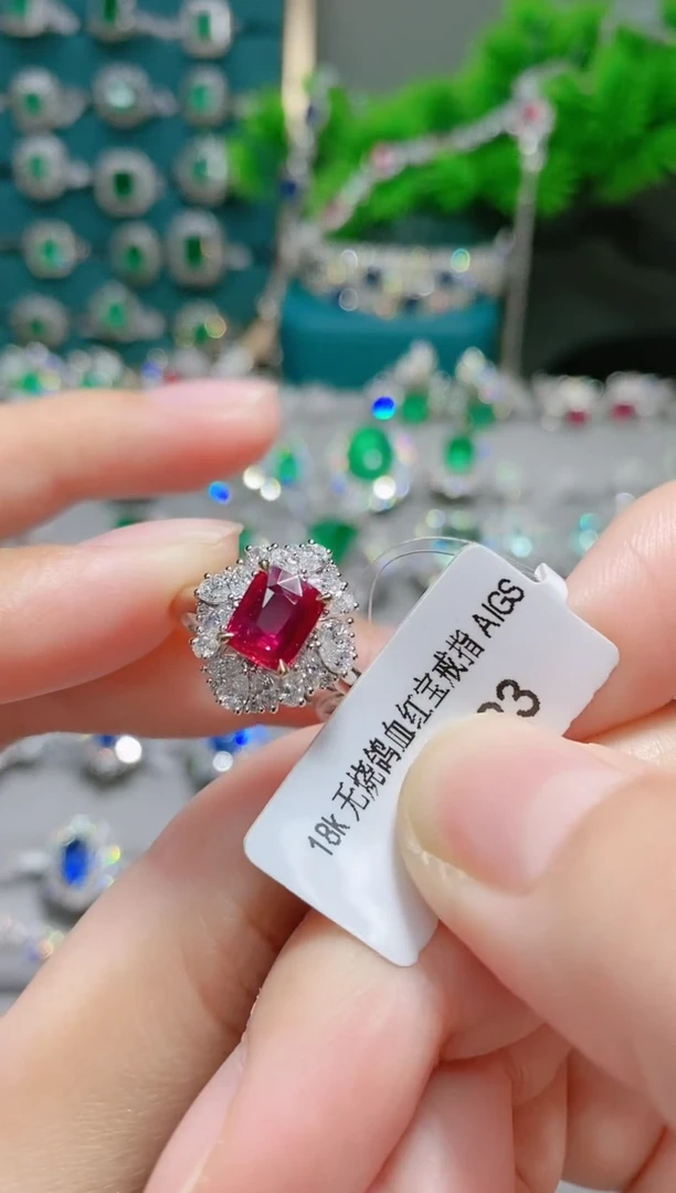 18K金镶嵌18K金戒指红宝石.