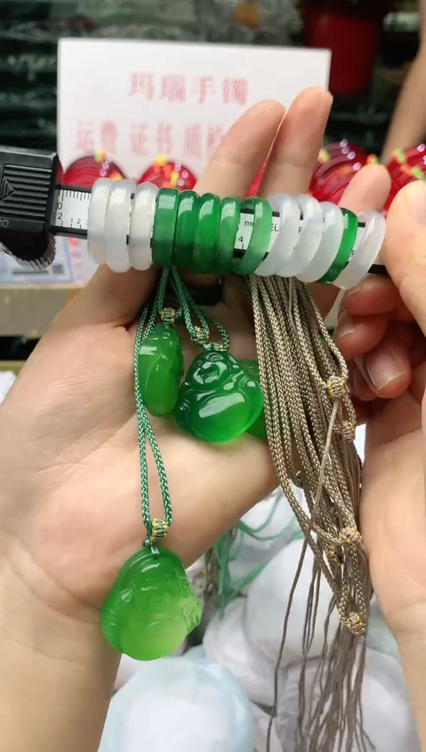 玛瑙/玉髓手镯未镶嵌拍一发三