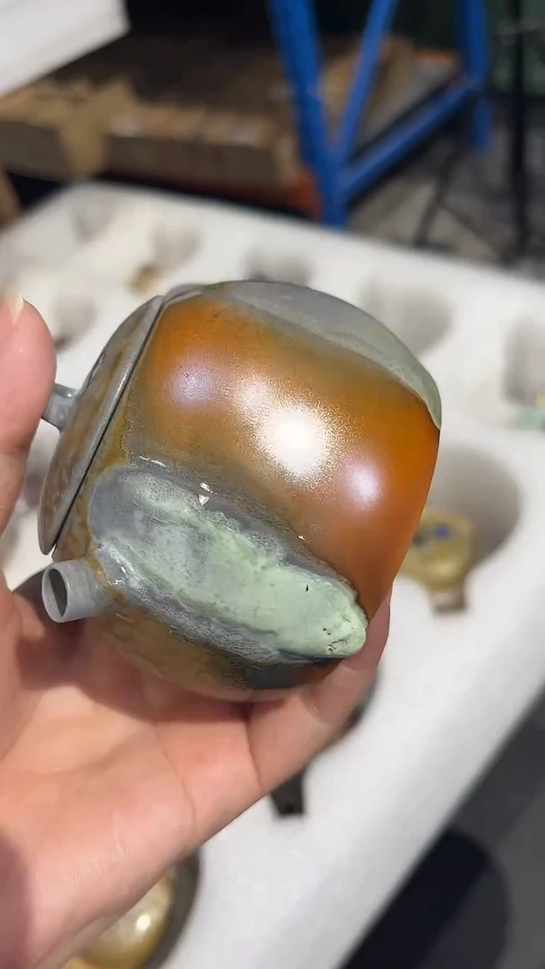 壶139号容量160-180ML有虫洞