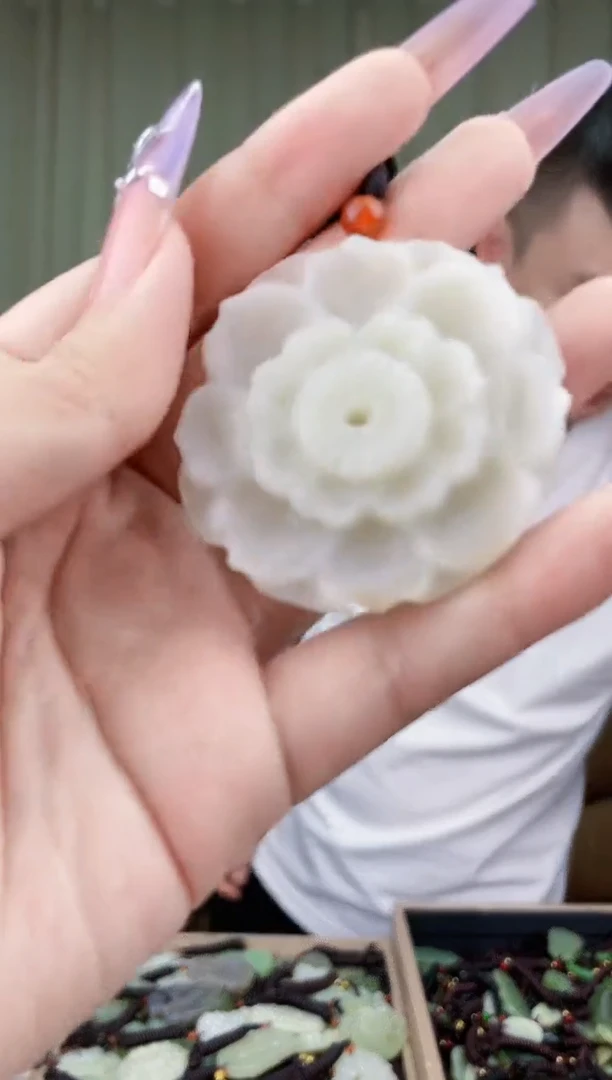 和田玉未镶嵌挂件拍一发一，多样性发货！