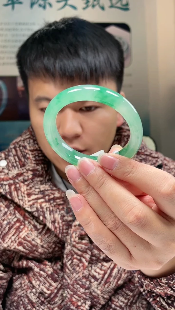 【闪购商品】石英质玉手镯未镶嵌非洲翠手镯多样性发货