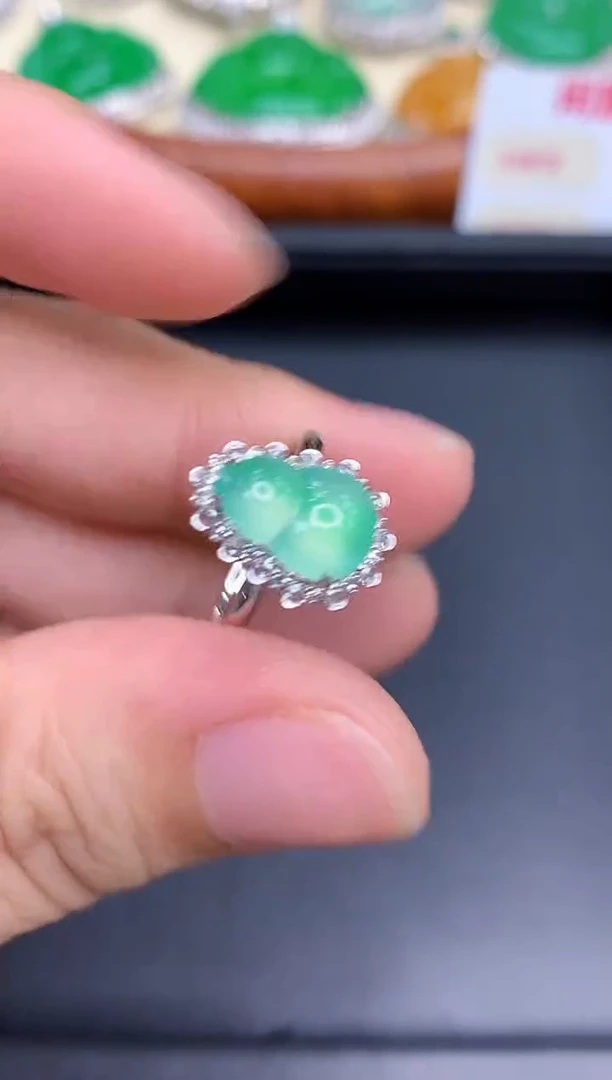 18K金镶嵌戒指翡翠462-中国好珍宝