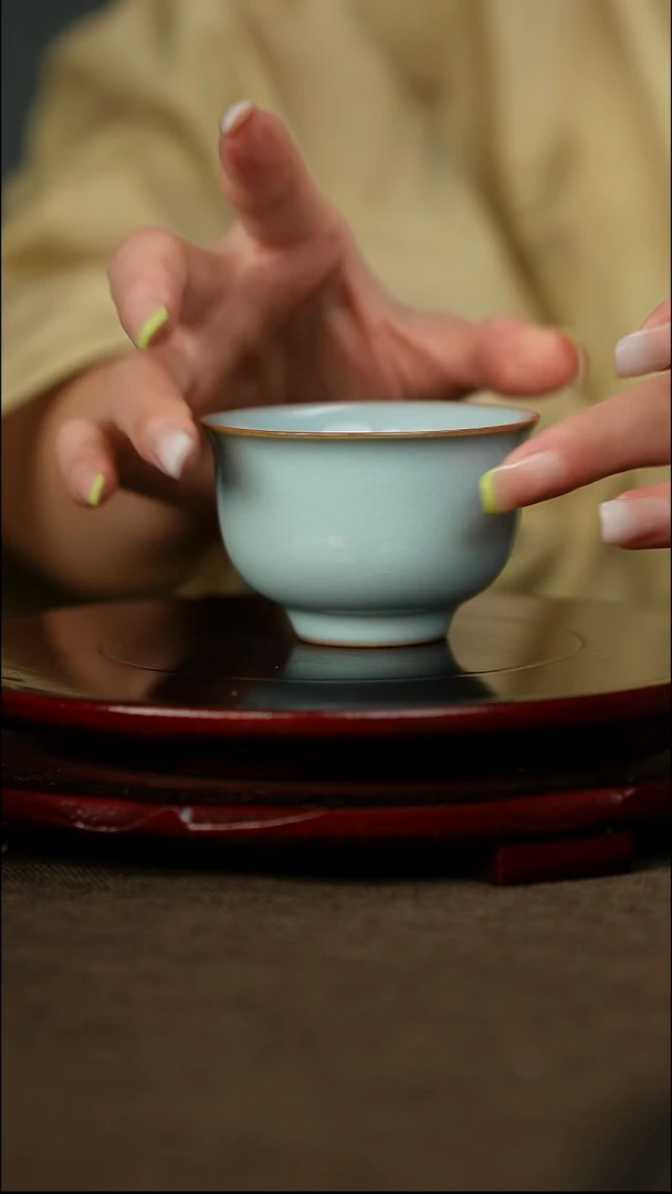 压手杯 带底款 亮面