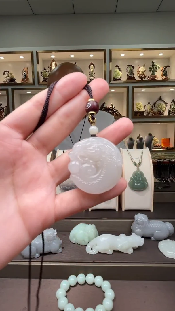 颈饰未镶嵌和田玉苏