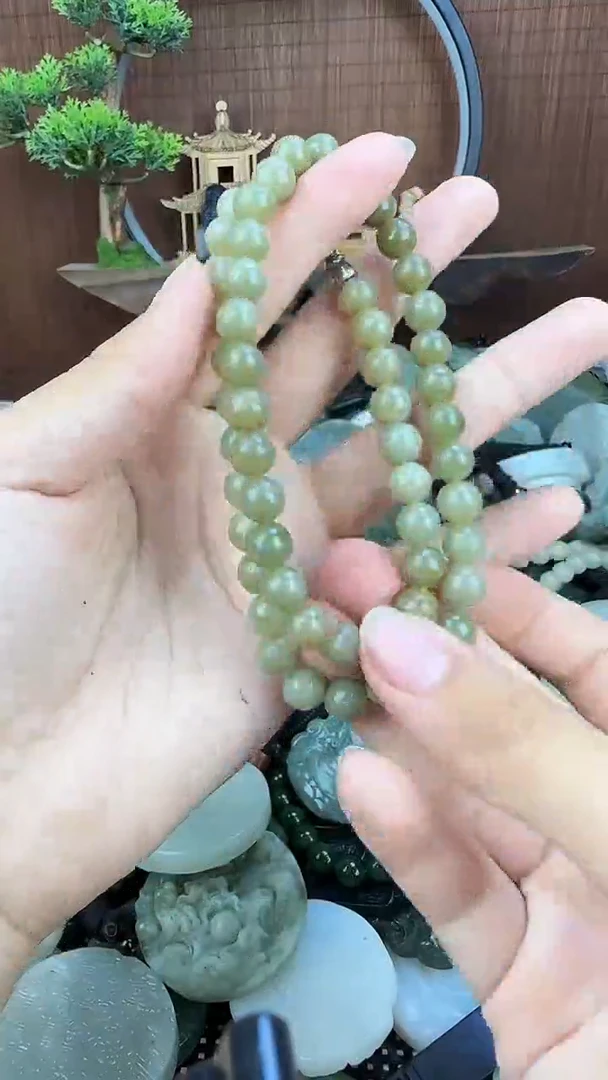 和田玉未镶嵌颈饰1