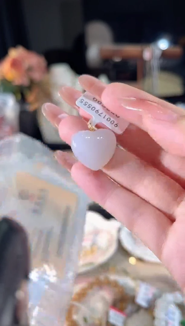 和田玉18K金镶嵌吊坠(不含链)多样性发货其一