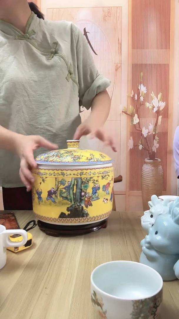 瓷帝王黄罐子1个