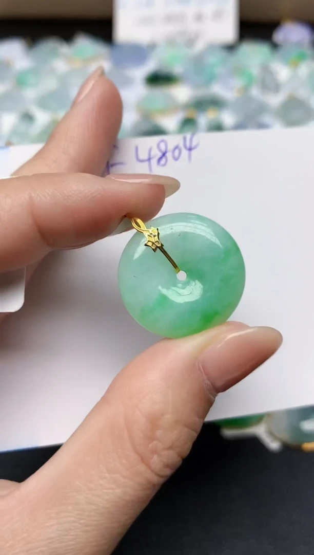 颈饰18K金镶嵌翡翠天然缅甸A货翡翠百元以上9元证书费自理