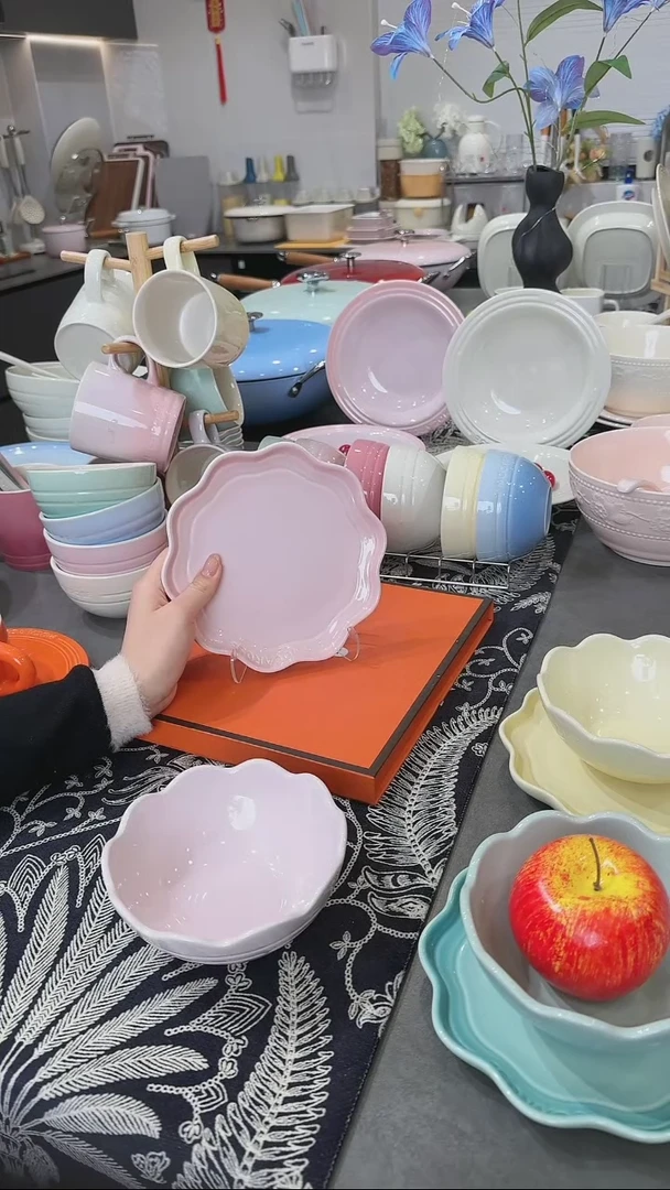 【闪购商品】瓷炻彩花边盘18cm-樱花粉