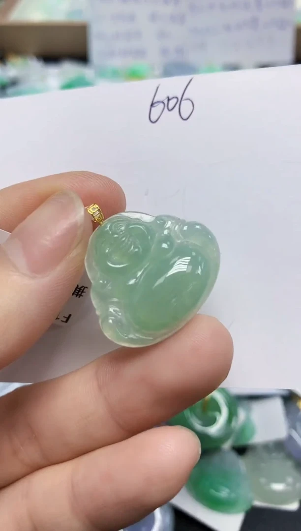翡翠18K金镶嵌颈饰天然缅甸翡翠A货