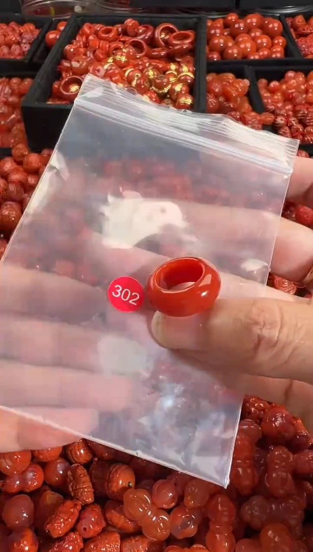 颈饰未镶嵌南红玛瑙1