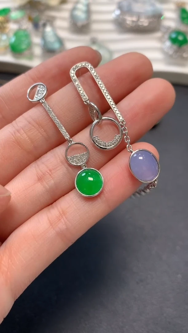 18K金镶嵌翡翠耳饰A47