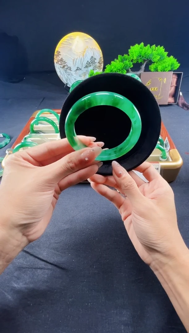 未镶嵌手镯石英质玉（非洲翠）真品上等纯天然非洲翠玉手镯石英质玉