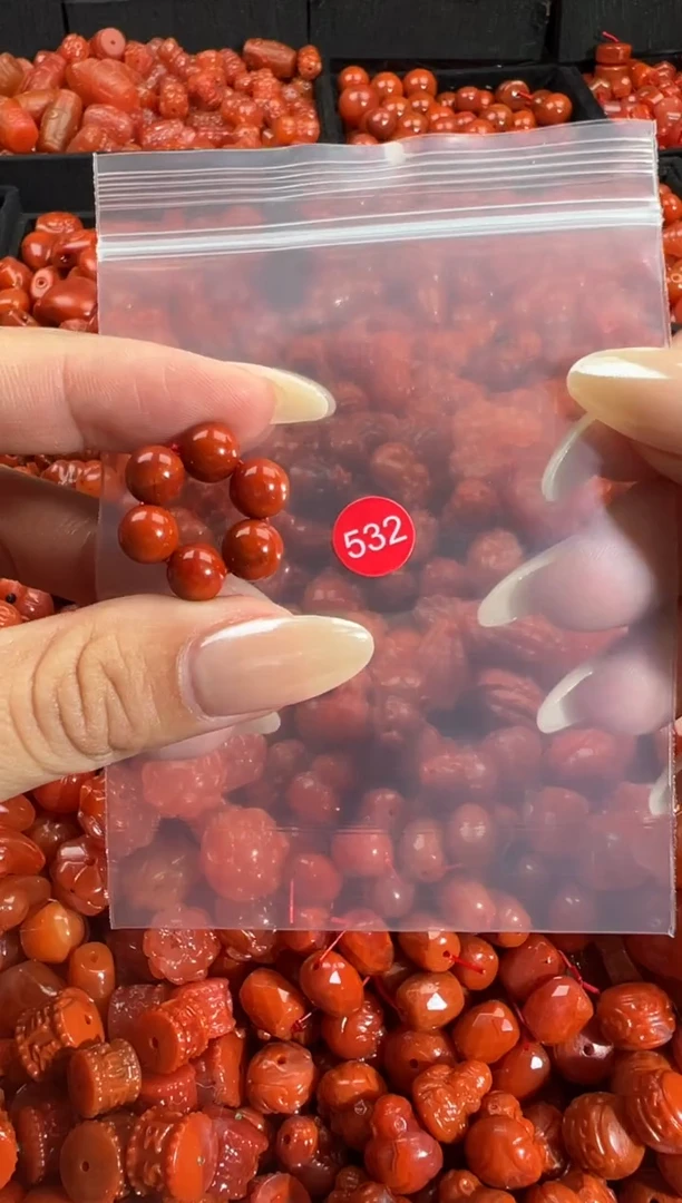 颈饰未镶嵌南红玛瑙1