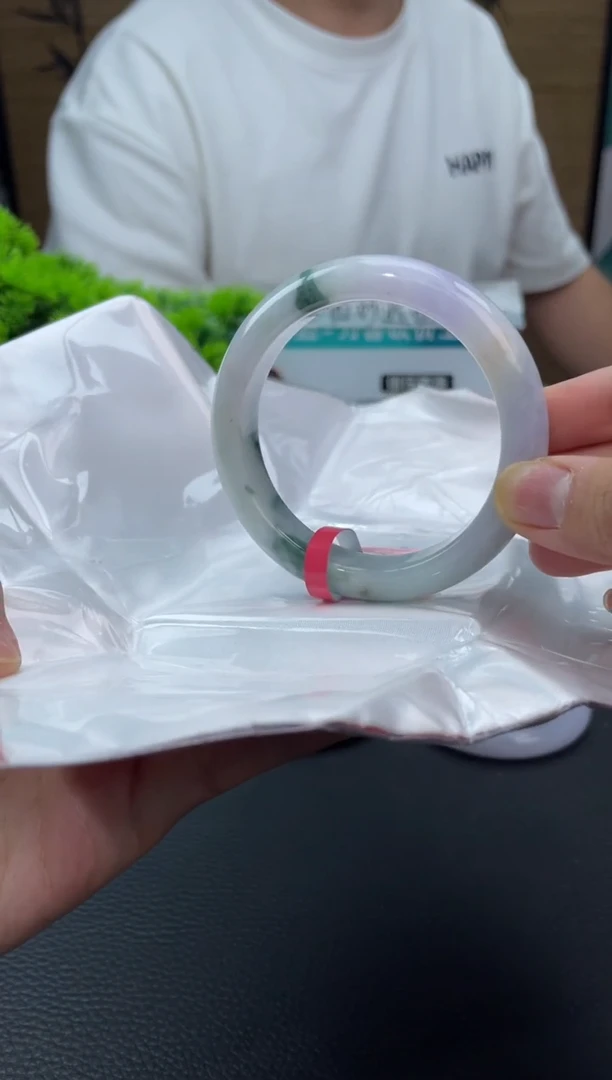 翡翠手镯未镶嵌1