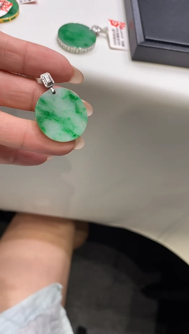 翡翠18K金镶嵌吊坠(不含链)无事牌