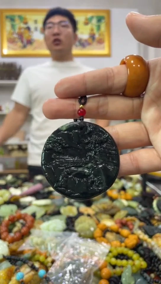 未镶嵌岫玉吊坠
