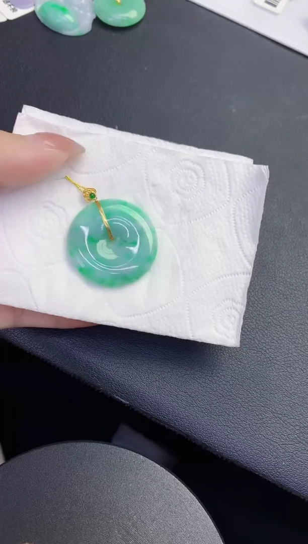 颈饰18K金镶嵌翡翠缅甸天然翡翠a货