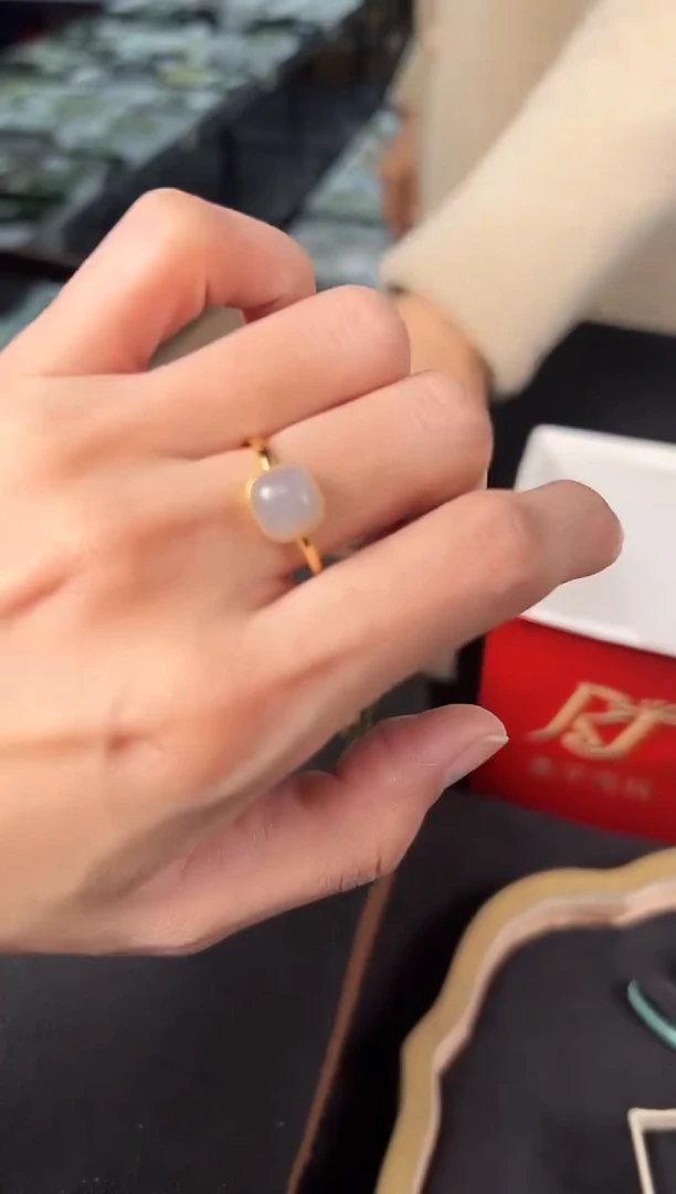 银S925镶嵌戒指和田玉多样性发1