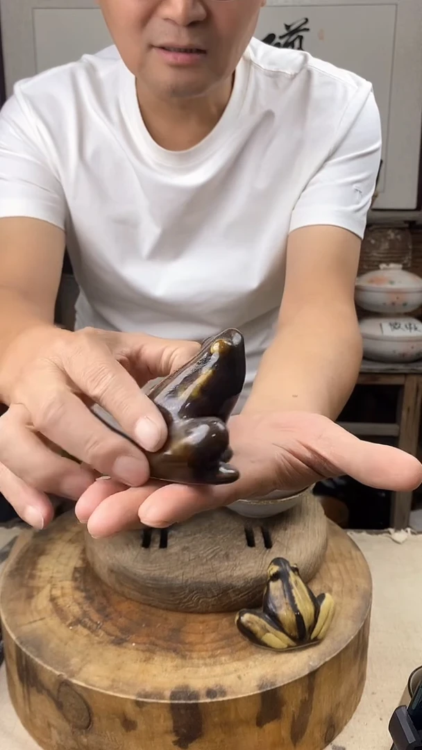 陶金蟾茶宠小摆件
