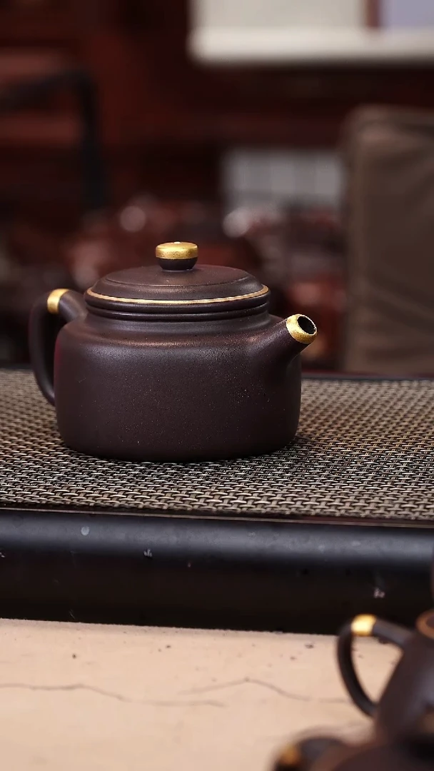 茶壶紫砂四号井茄皮紫泥描金德钟200cc