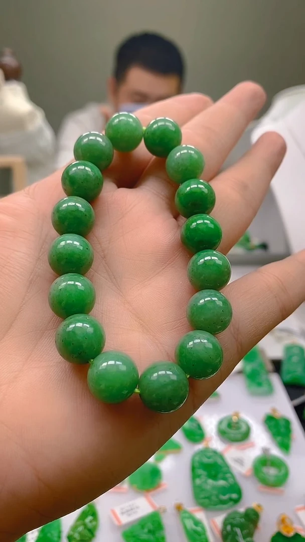 翡翠未镶嵌颈饰珠串