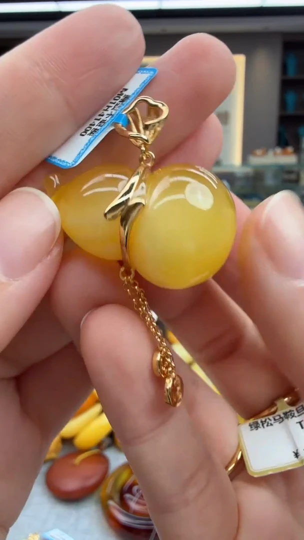 未镶嵌颈饰琥珀17秒拍号 假一罚三