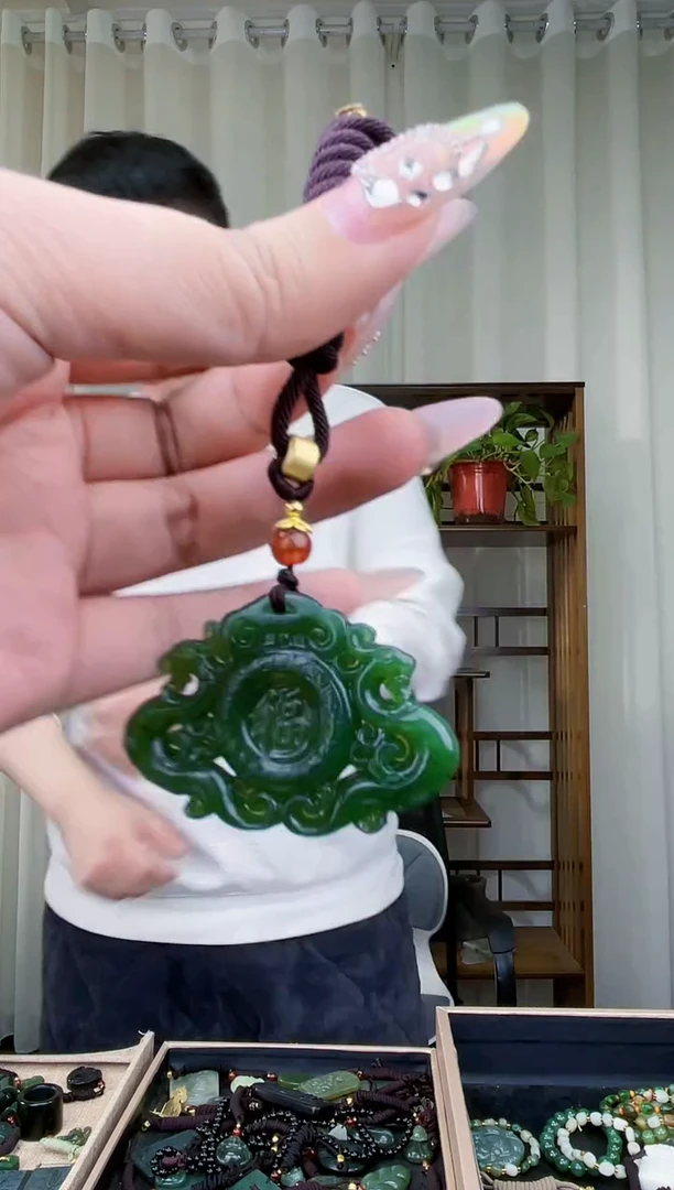 【闪购商品】和田玉挂件未镶嵌拍一发一，多样性发货！